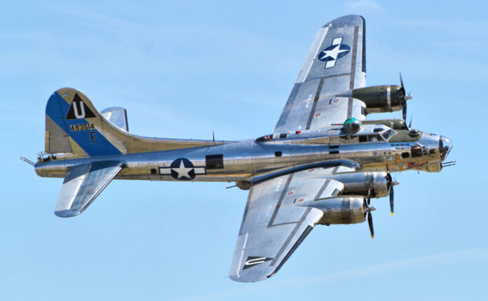 B17_-_Chino_Airshow_2014_(framed)