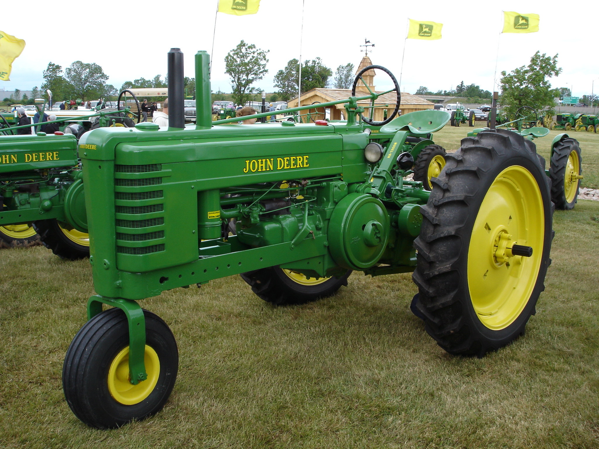 John Deere 1944 BN - Green Magazine