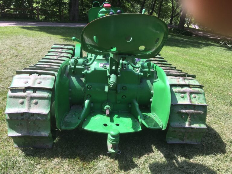 john-deere-bo-lindeman-crawler-green-magazine