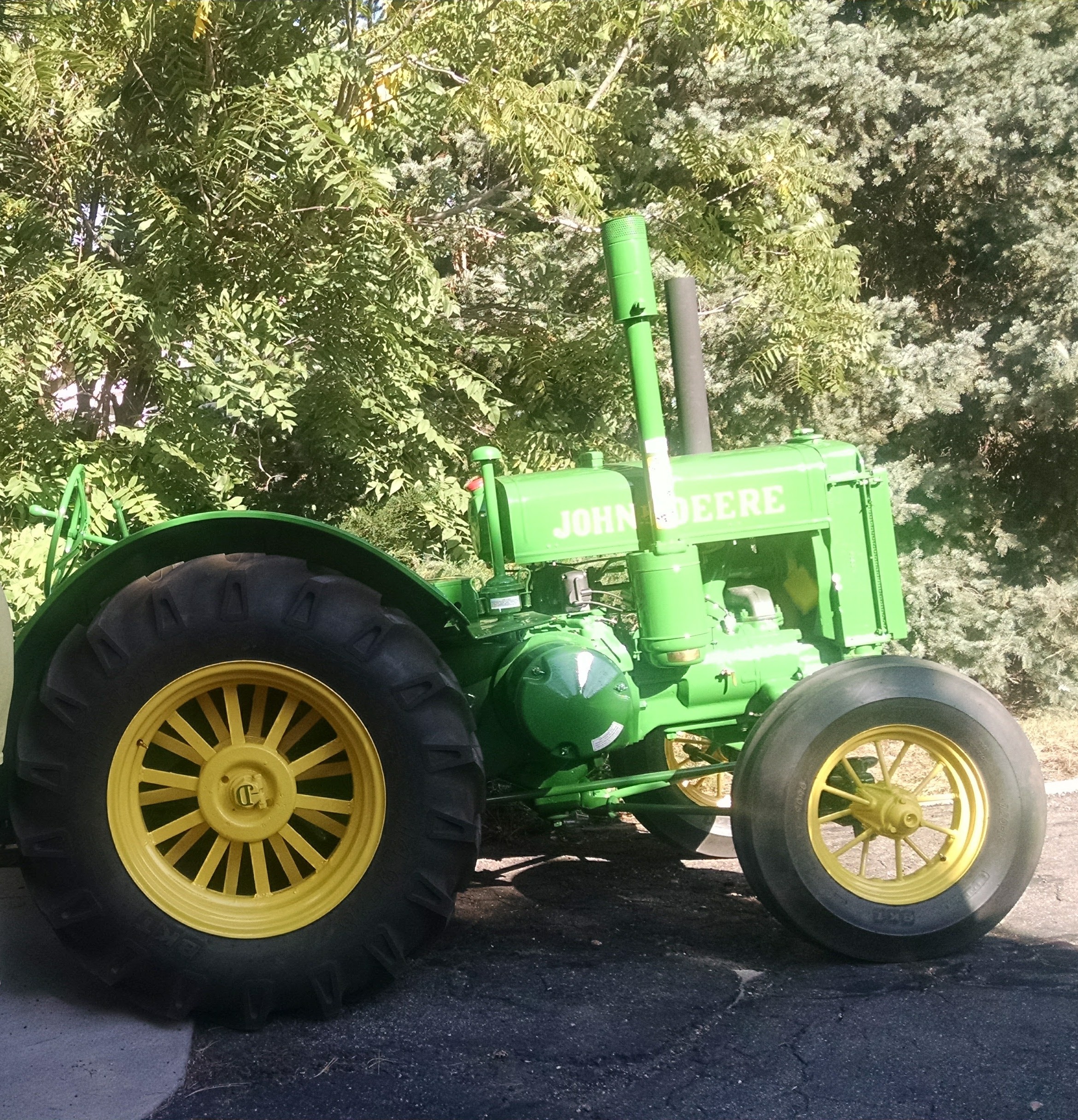 【JOHN DEERE】トラクター、レトロ、 1935 John Deere D tractor - Green Magazine
